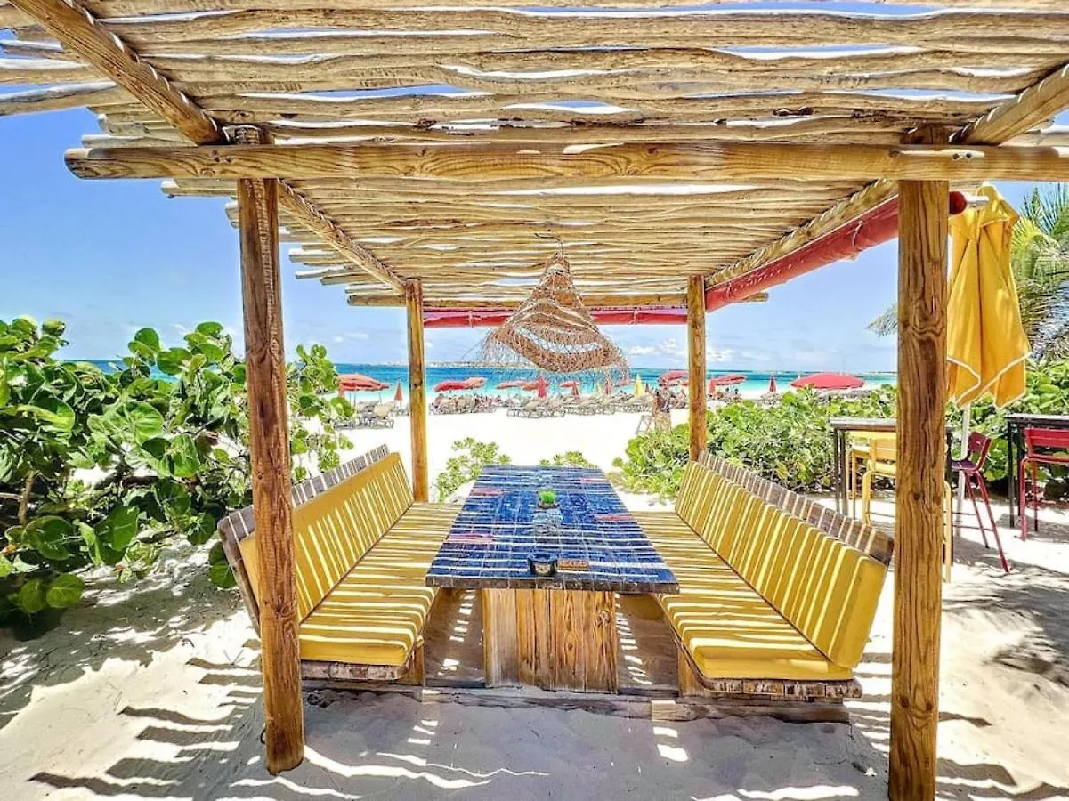 Hello Summer Large Studio On Orient Bay Beach Apartment